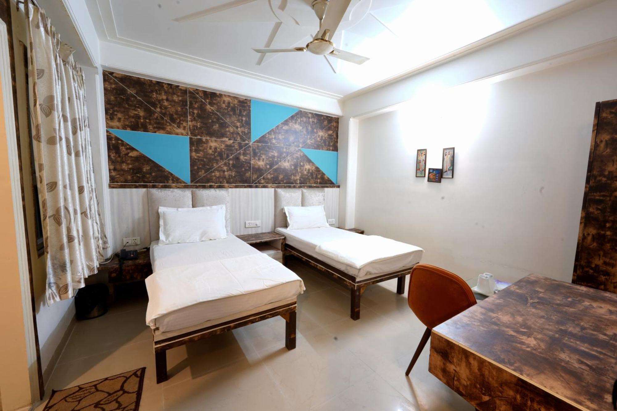 A Family Hotel Oppera Near Igi Airport Нью-Дели Экстерьер фото