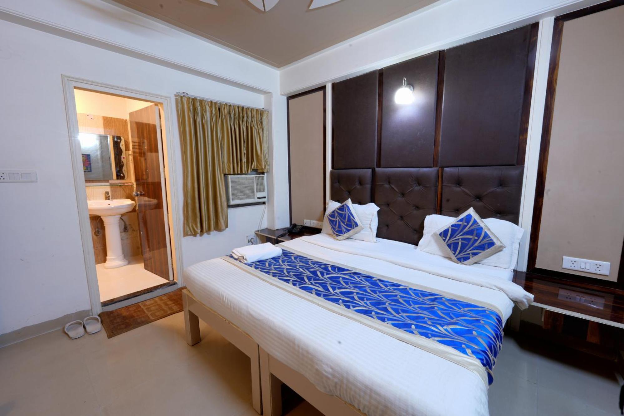 A Family Hotel Oppera Near Igi Airport Нью-Дели Экстерьер фото