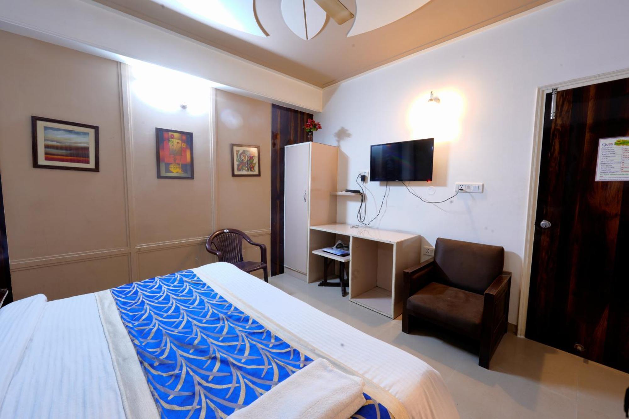 A Family Hotel Oppera Near Igi Airport Нью-Дели Экстерьер фото