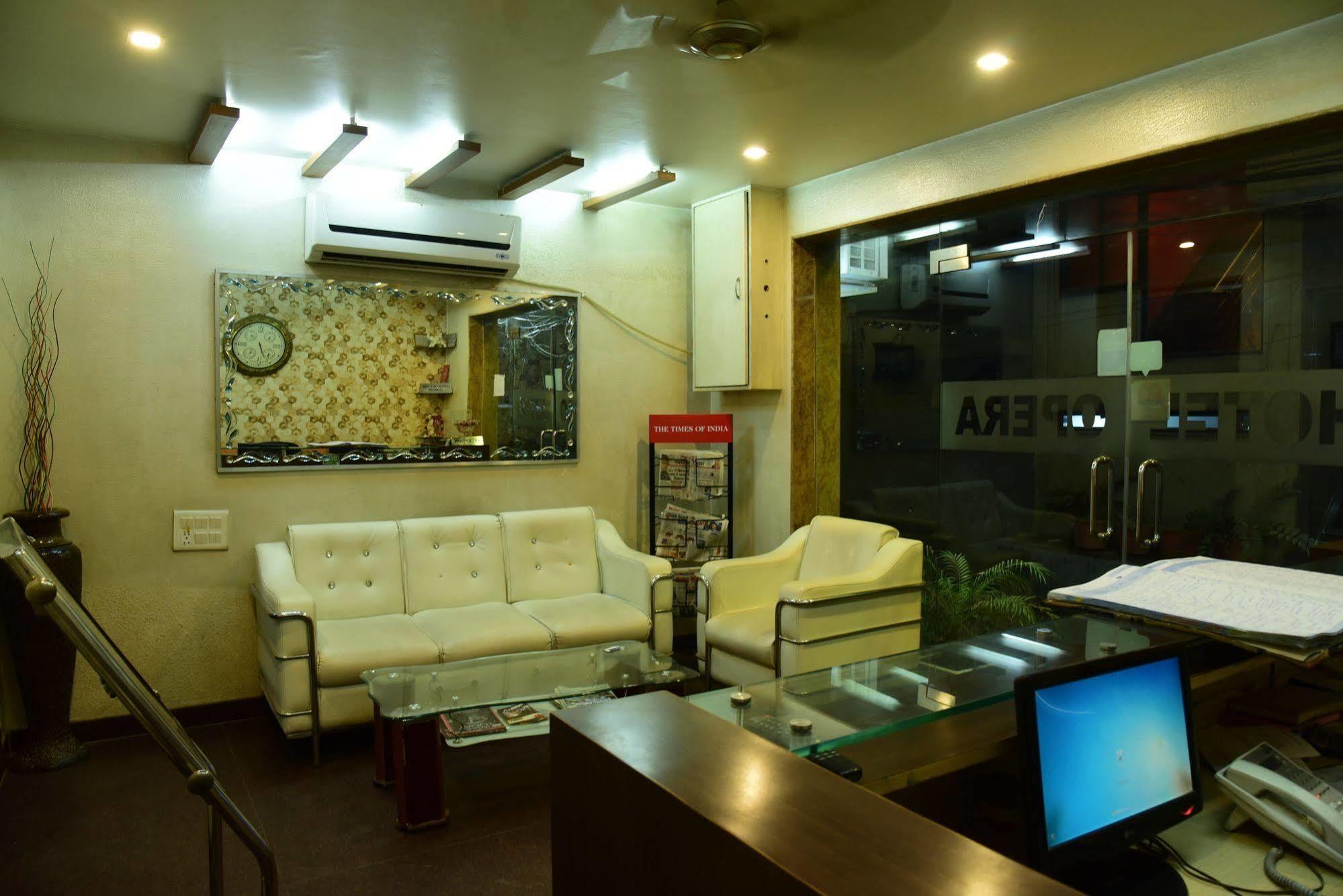 A Family Hotel Oppera Near Igi Airport Нью-Дели Экстерьер фото